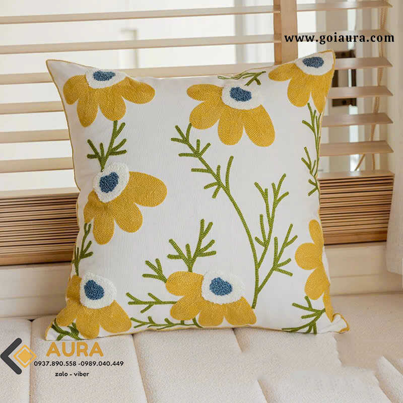 Những Mẫu Gối Tựa Sofa Thêu Hoa Được Yêu Thích Nhất gối sofa thêu hoa tulip vàng aura